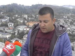 BLLOKOHET NDERTIMI ME LEJE AKSIONI I "INUK" VAZHDON NE QYTETIN E GJIROKASTRES LAJM