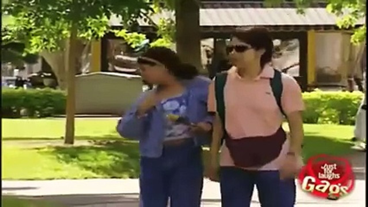 Painter on the street ... PRANK