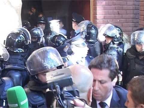 KONFLIKTI TEK PSD SERISH PERPLASJE MES PERMBARUESVE DHE POLICISE SE RENDIT LAJM