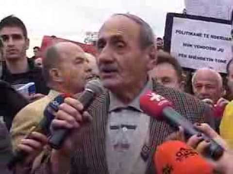 PROTESTA NE TIRANE AMBJENTALISTE DHE QYTETARE KUNDER ARMEVE KIMIKE LAJM