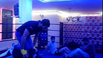 Hardcore Planking Session by Haroon Sohail at VCL (Vehshi Championship League) Gym