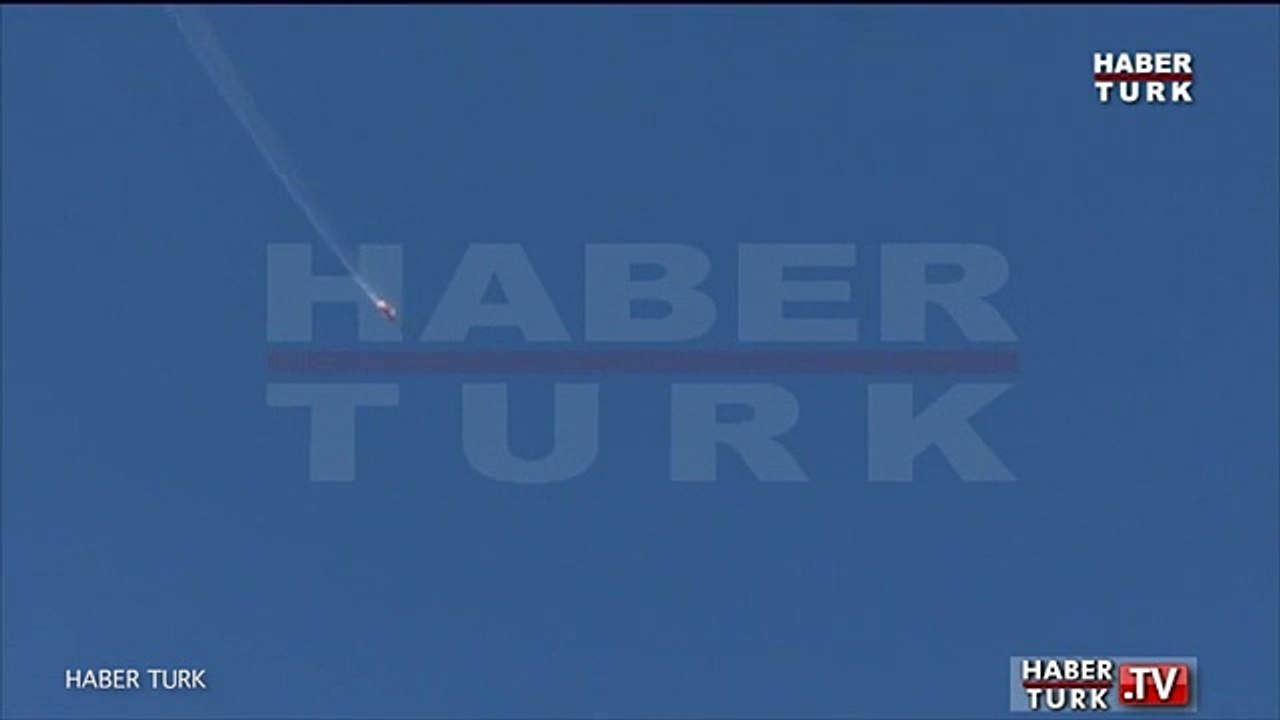 Turkey shoots down RUSSIAN Su-24 jet on Syrian border
