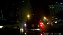 Un menteur calmé par une dashcam pendant un conflit après un accrochage en voiture