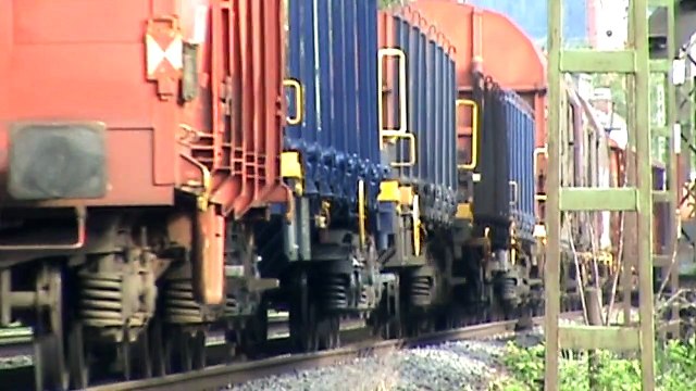 Züge bei Bad Hönningen am Rhein, Class 66, SNCF Prima, 3x Railion 185, 2x 143, 4x 425