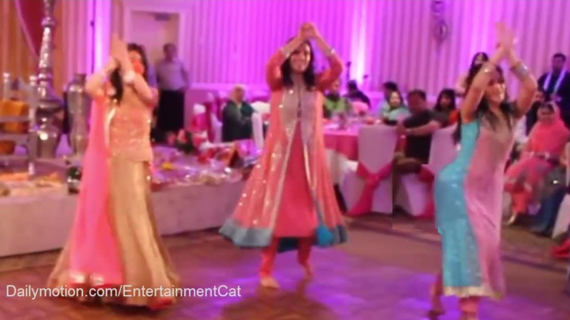 ⁣Pakistani Wedding Desi Girls Dance Medly Of Songs
