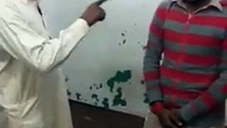 Shair Ko Vote Dalne Waley Ko Pakar Kar Sab Ne Dhulai Kardi, Interesting Video