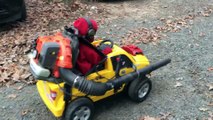 Combiner un souffleur de feuilles à une voiture électrique pour enfant : idée de l'année