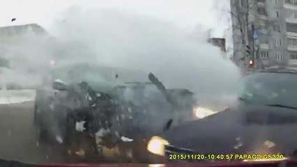 Car Crashes Compilation # 273 / Compilation d'accident de voiture n°273 / Novembre 2015