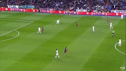 Download Video: Luis Suarez nutmegs Toni Kroos Real Madrid - FC Barcelona 21.11.2015 HD