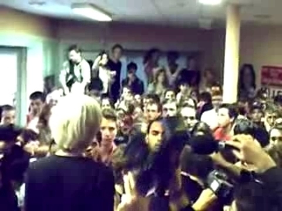 Christiane DEMONTÈS discourt à chaud