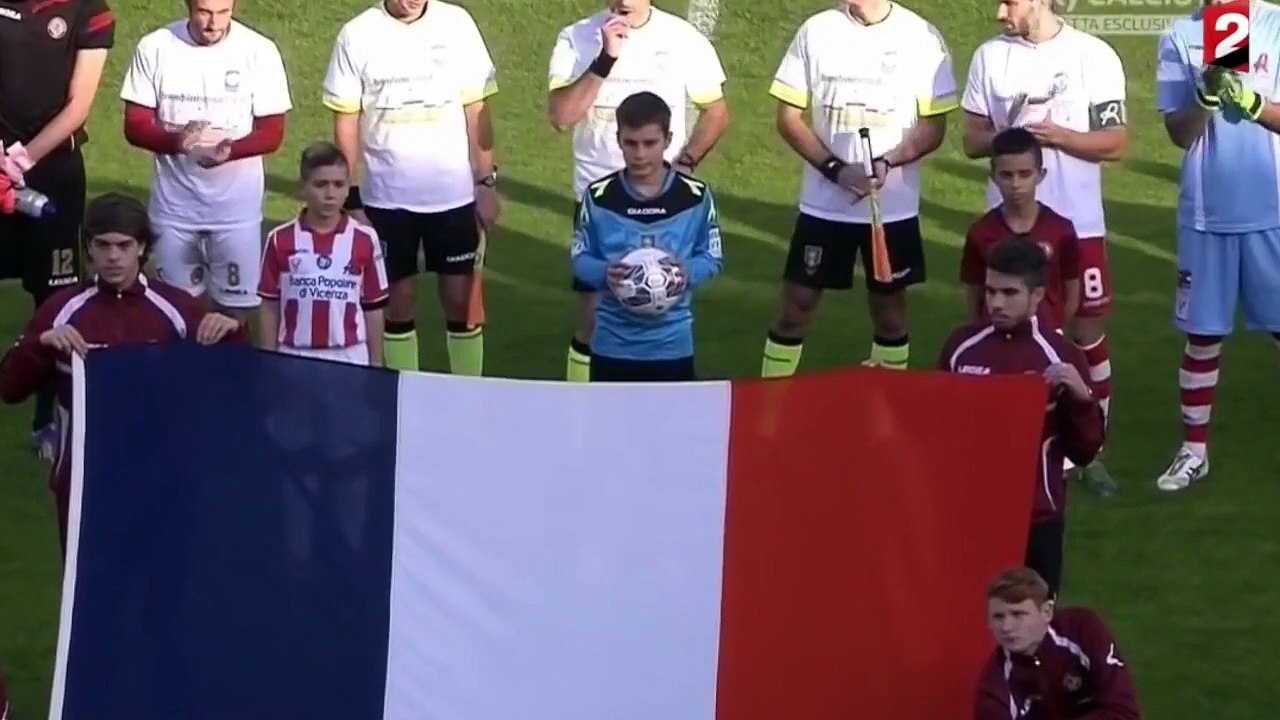 Hommage aux victimes des attentats de Paris