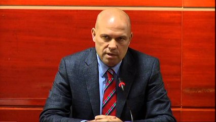 Manjani me drejtuesit e burgjeve: Shërbeni sipas ligjit, ose do t’ju bëj shembull