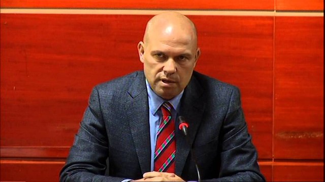 Manjani me drejtuesit e burgjeve: Shërbeni sipas ligjit, ose do t’ju bëj shembull