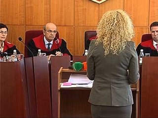 UNIONI I GJYQTAREVE DERGON NE KUSHTETUESE LIGJIN PER EMERIMIN E KANCELAREVE LAJM