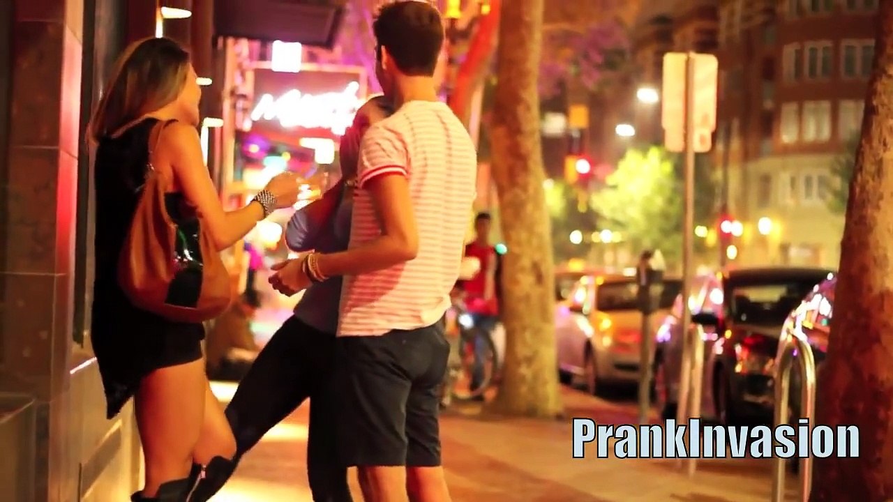 How to Kiss ANY Girl Kissing Prank (Finger Game) Kissing Strangers/Funny Pranks/Best Prank