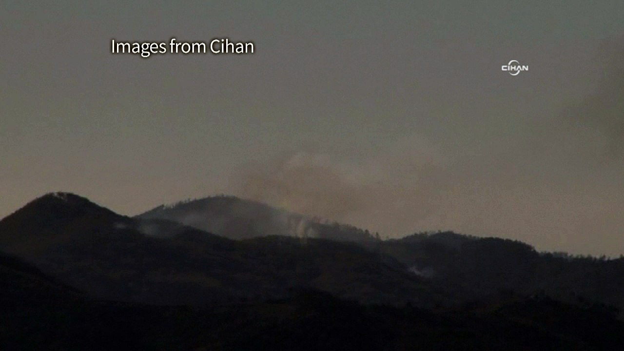 Turkey shoots down Russian war plane on Syria border