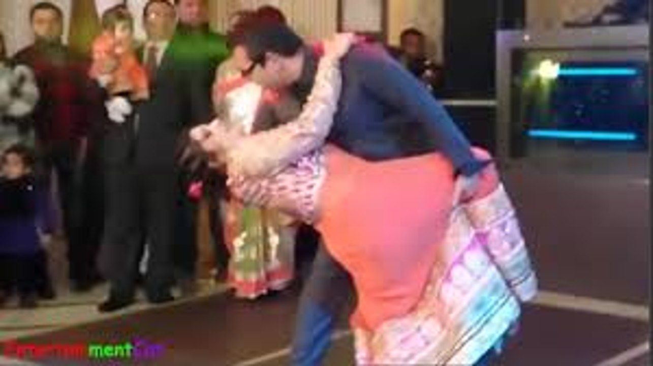 Tere Bin - Couple AWESOME Dance on WEDDING (HD)