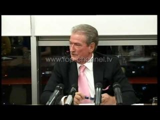 Berisha: Po vendoset shteti policor - Top Channel Albania - News - Lajme