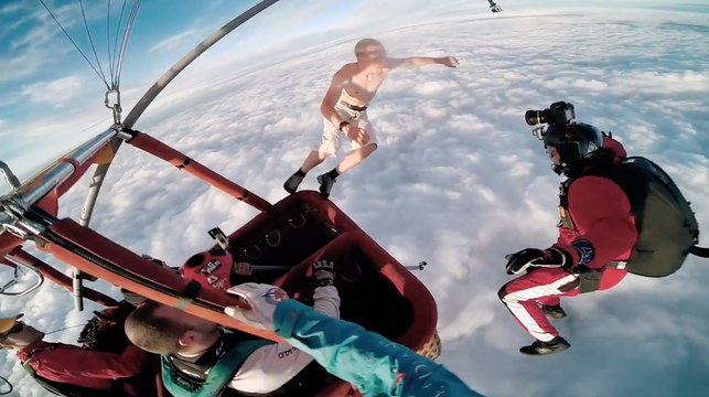 Il saute d'une montgolfière sans parachute !