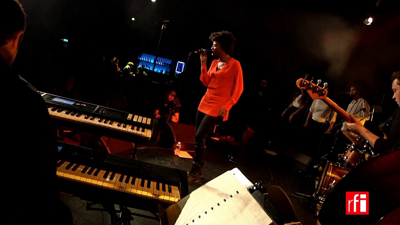 Dyna B. chante "Née autre part" - RFI Talent