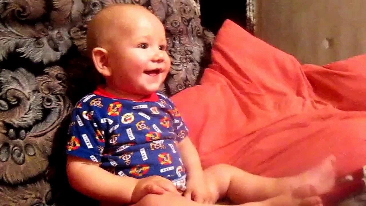 Lachen - Versuch nicht zu Lachen