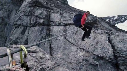 Dünyanın İlk Wingsuit Atlayışını Yapan Köpeği