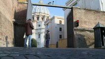 Vaticano abre julgamento por vazamento de documentos