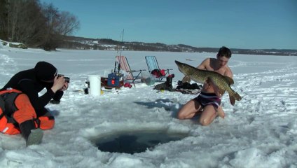 Extreme hand fishing under ice!