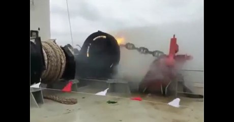 Freighter anchor chain gets loose
