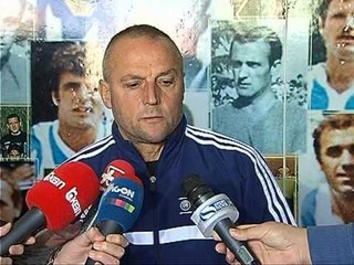 TRAJNERI I RI I TIRANES GUGASH MAGANI PREMTON MBIJETESEN PER BARDHEBLUTE LAJM