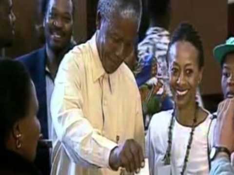 VDES MANDELA SHUHET NE MOSHEN 95 VJEÇARE PAS NJE SEMUNDJEJE TE GJATE LAJM