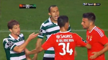 Ahah Mete nojo isto, e ainda vem dizer que o Sporting é que agredia..