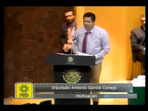 ZHVISHET DEPUTETI KONGRESMENI MEKSIKAN PROTESTON KUNDER VJEDHJES SE NAFTES LAJM