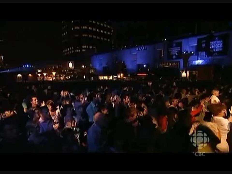 Leonard Cohen - Hallelujah (live at the Montreal Jazz Festival 2008)