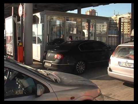 FESTAT E FUNDVITIT FLUKS EMIGRANTESH SHTOHEN SPORTELET NE PORTIN E DURRESIT LAJM