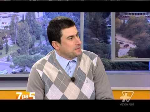 7pa5 - Festat kalojne nga qendrat tregtare - 23 dhjetor 2013 - Show - Vizion Plus