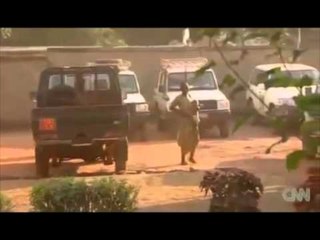 KAOS NE AFRIKE FRANCA DERGON TANKE NE REPUBLIKEN QENDRORE TE AFRIKES LAJM