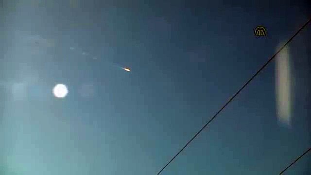 Момент падения российского военного самолета, по данным турецких СМИ