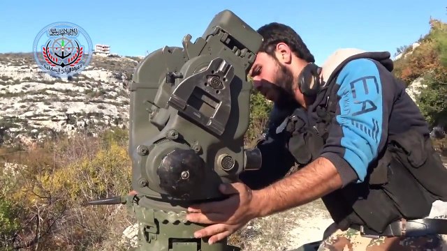 Момент стрельбы по российскому вертолету в Сирии при попытке эвакуации российских военных летчиков со сбитого Су-24М