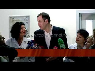 Fëmija i parë i 2014, një djalë - Top Channel Albania - News - Lajme