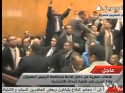 RINIS PROCESI NE KAJRO MEGJITHE PROTESTAT ISH PRESIDENTI MORSI DEL PARA GJYKATES LAJM