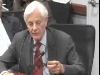 PERSON I PADESHIRUAR KRITIKOI PUTIN GAZETARI AMERIKAN NUK LEJOHET NE RUSI LAJM