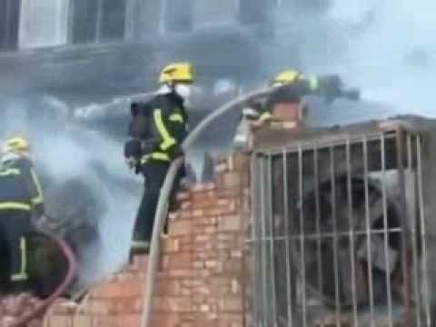 16 VIKTIMA NE KINE DIGJET NJE FABRIKE KEPUCESH EDHE DHJETRA TE PLAGOSUR LAJM