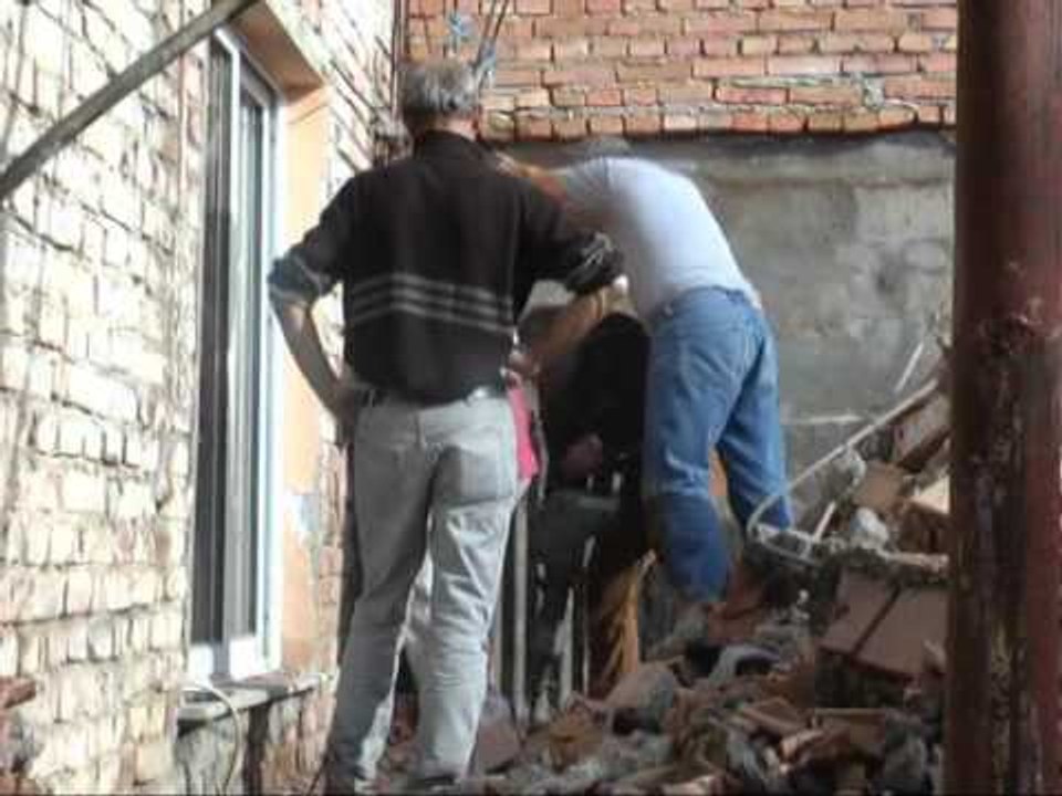 NDERTIMET PA LEJE NE KALA ELBASAN,POLICIA BASHKIAKE LISTE ME 70 BANESA PER TI PRISHUR LAJM