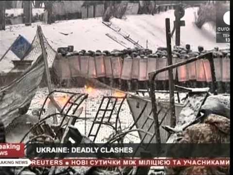 PROTESTAT NE UKRAINE VRITEN 3 PROTESTUES NE PERPLASJE ME POLICINE NE KIEV LAJM