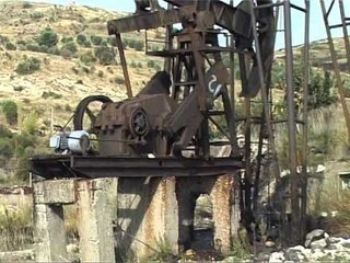 ABUZIMET E "BANKERS" DYSHIME TE FORTA SE HOLLUESI ESHTE SHITUR PER NAFTE LAJM