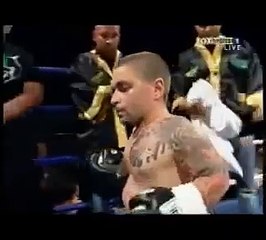 Hài hước khi người lùn đấm bốc.không thể nhị cười.