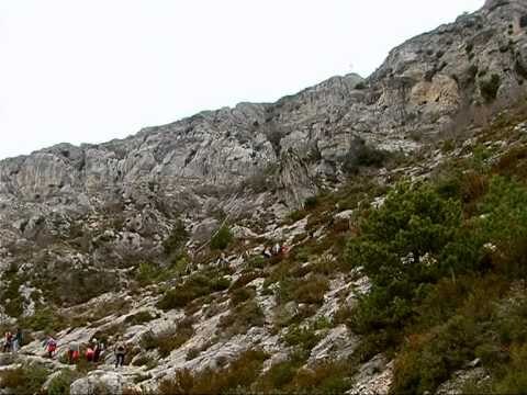 UDHETIM NE SARI SALLTIK TE KALOSH FUNDJAVEN DUKE NGJITUR MALIN ME TE LARTE NE KRUJE LAJM