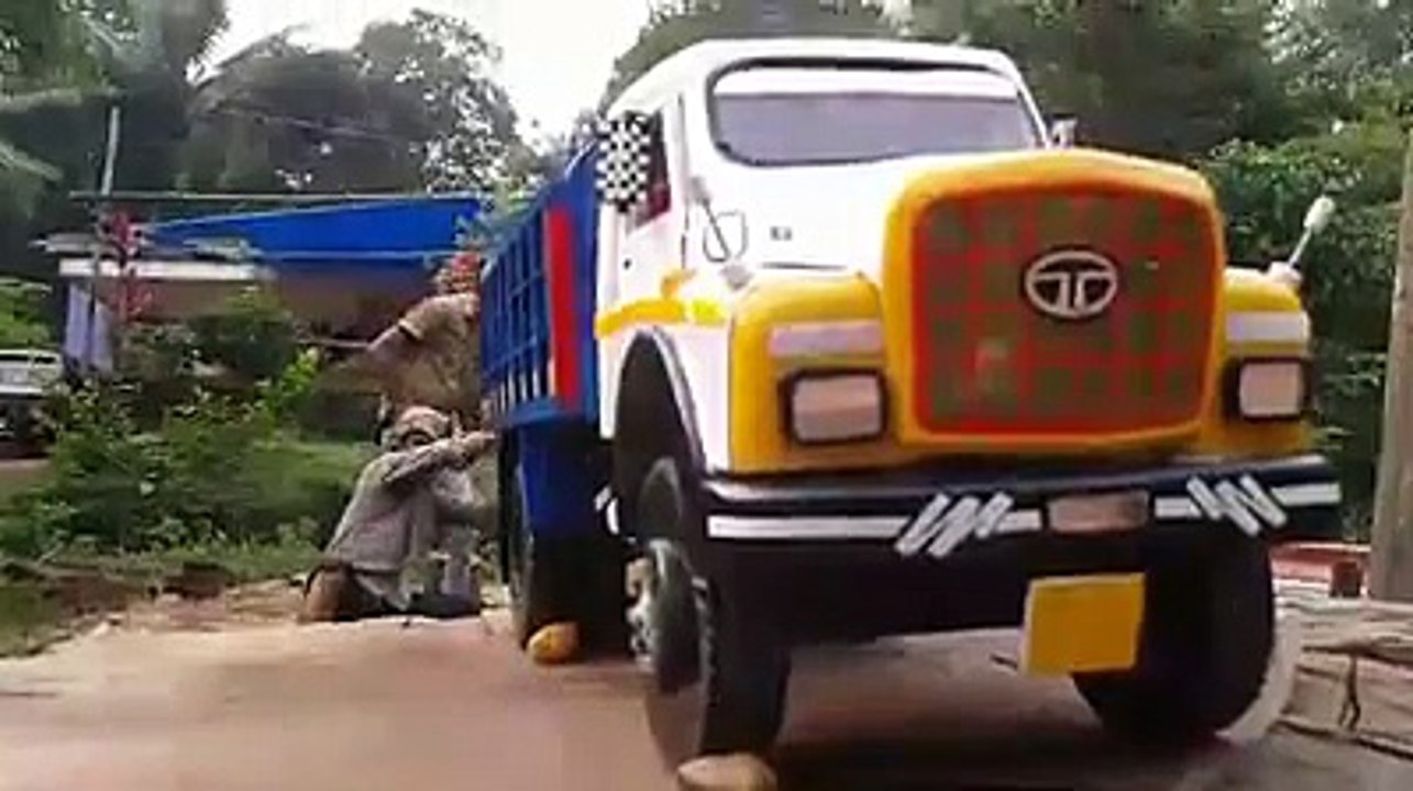 funny truck washing