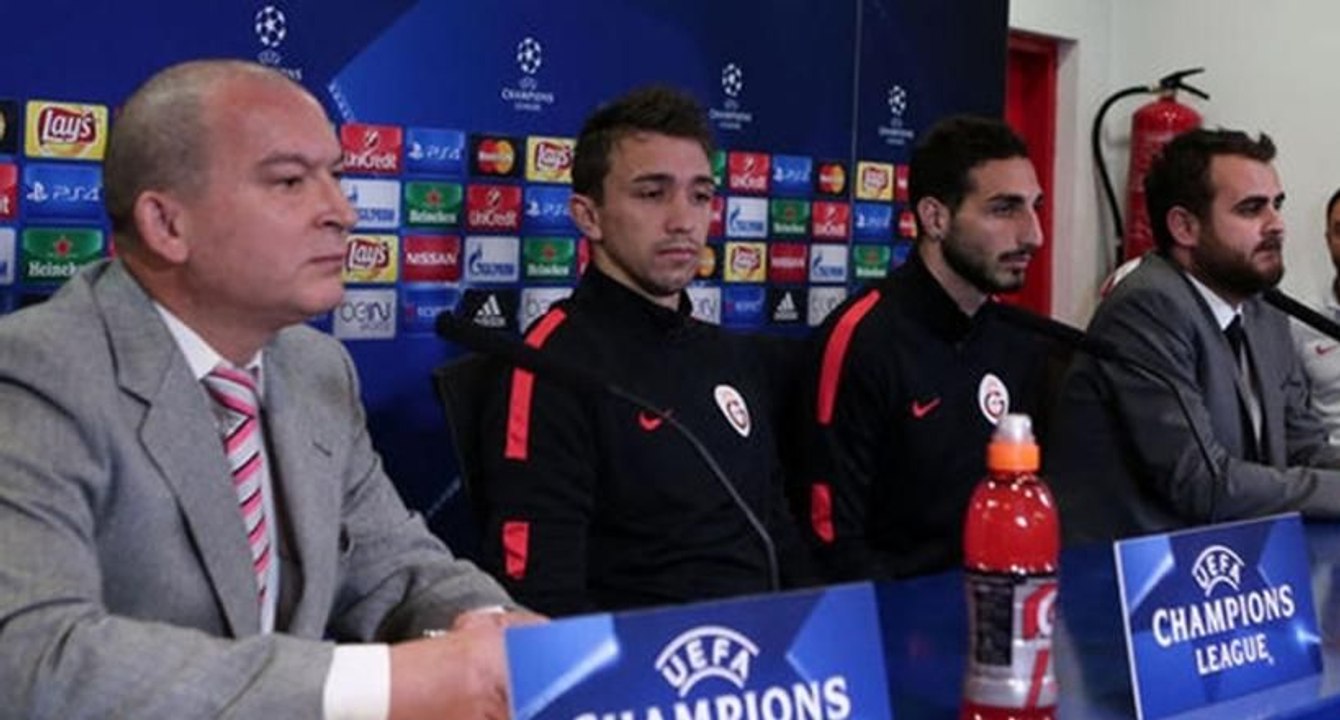 Türkçe'yi Türkçe'ye çeviren tercüman Muslera'yı güldürdü